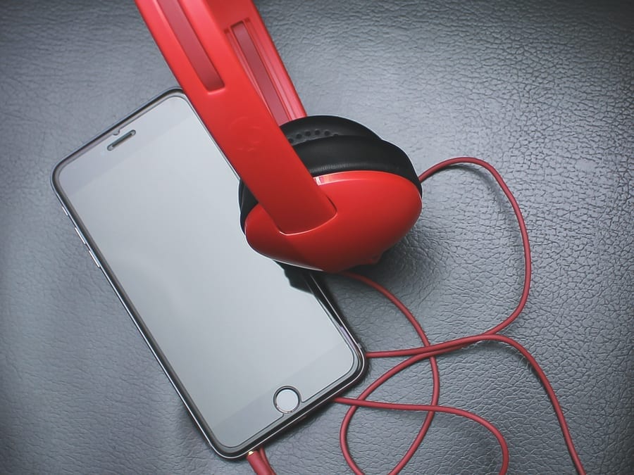 headphones and iphone
